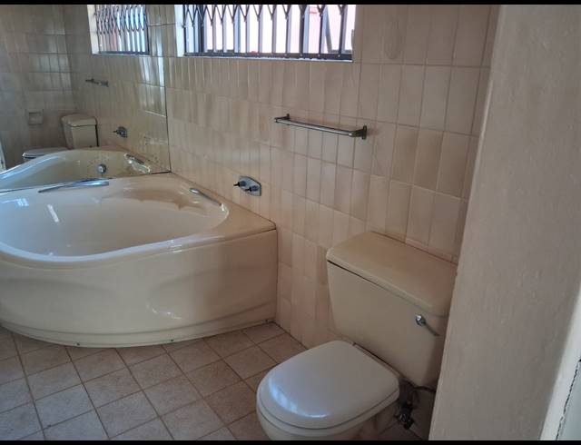 5 BEDROOM HOUSE FOR SALE IN BLUFF